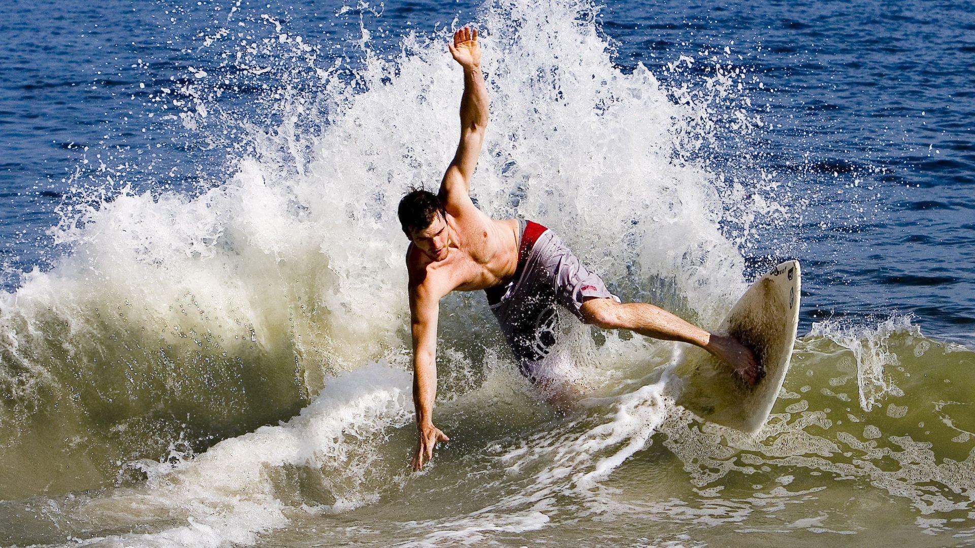 当魔术撕碎爵士乐谱,文班亚马在淘汰赛废墟上奏响未来狂想曲