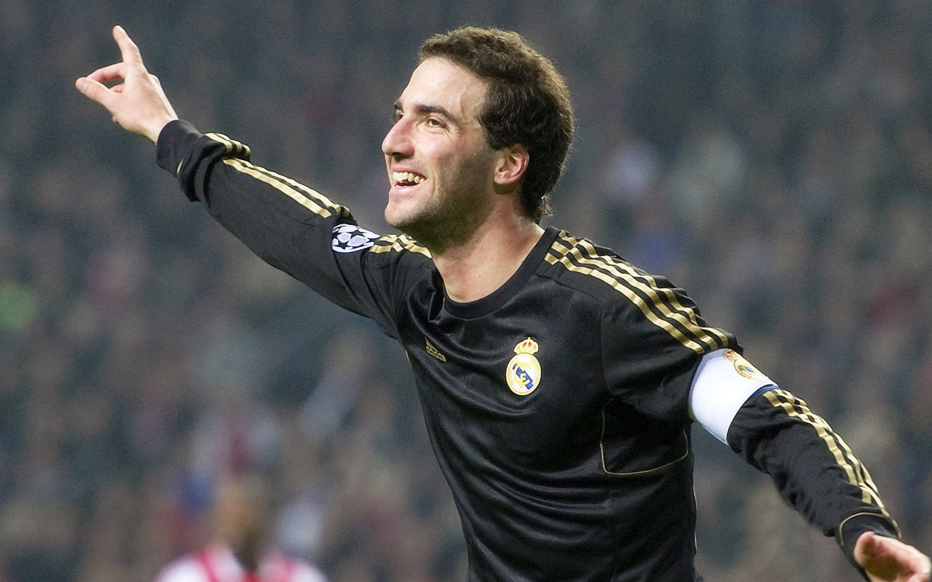 布伦森统治全场，开拓者强压深圳队，一场定义风格的胜利